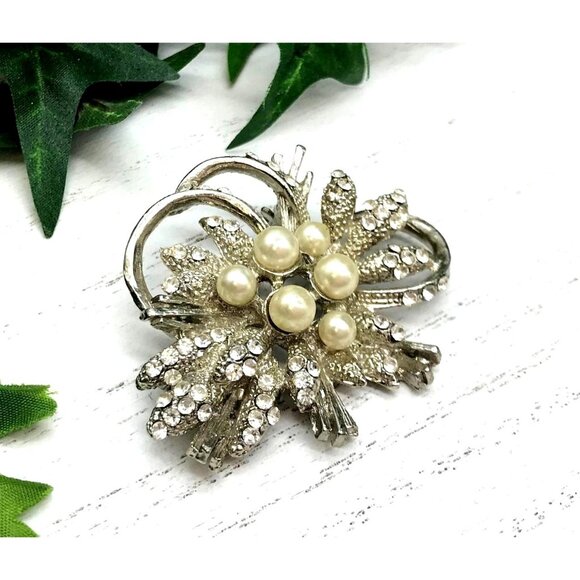 Vintage Silver-Tone Brooch With Faux Pearls & Rhinestones Floral design - Picture 1 of 4
